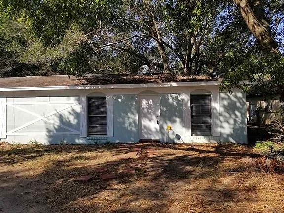 2nd image of 3095 Patricia Dr #B