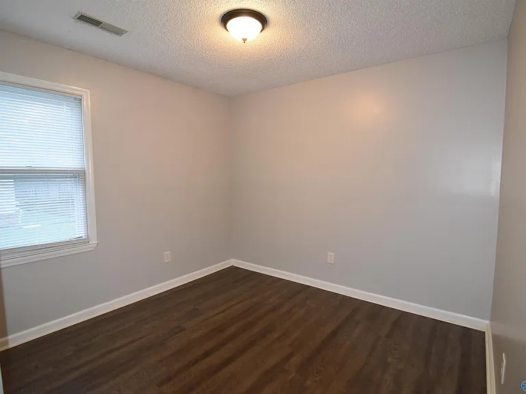103 Tess Cir NE — Photo 10