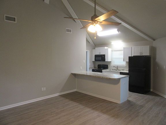2nd image of 1304B Grace Ave