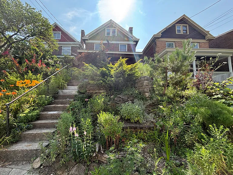 2366 Fairview Ave — Photo 43