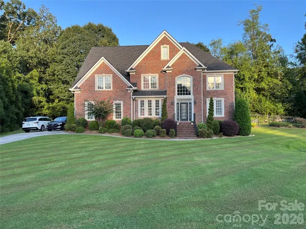 2858 Scarborough Ct, Gastonia, NC 28054
