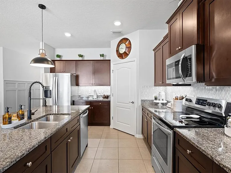 13905 Woodbridge Ter — Photo 14