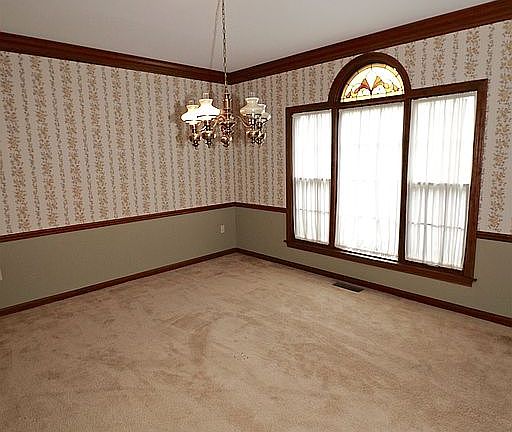 5th image of 871 Squire Oaks Dr