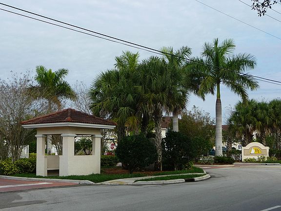 3rd image of 1063 Golden Lakes Boulevard #314