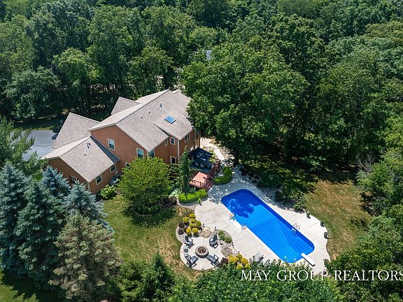 3rd image of 5254 Canyon River Dr NE