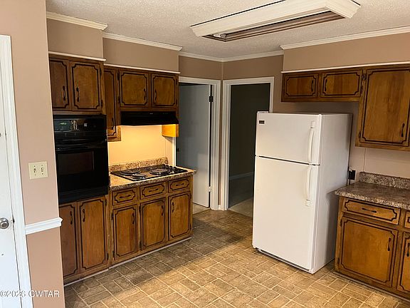 5th image of 3016 Redwood St
