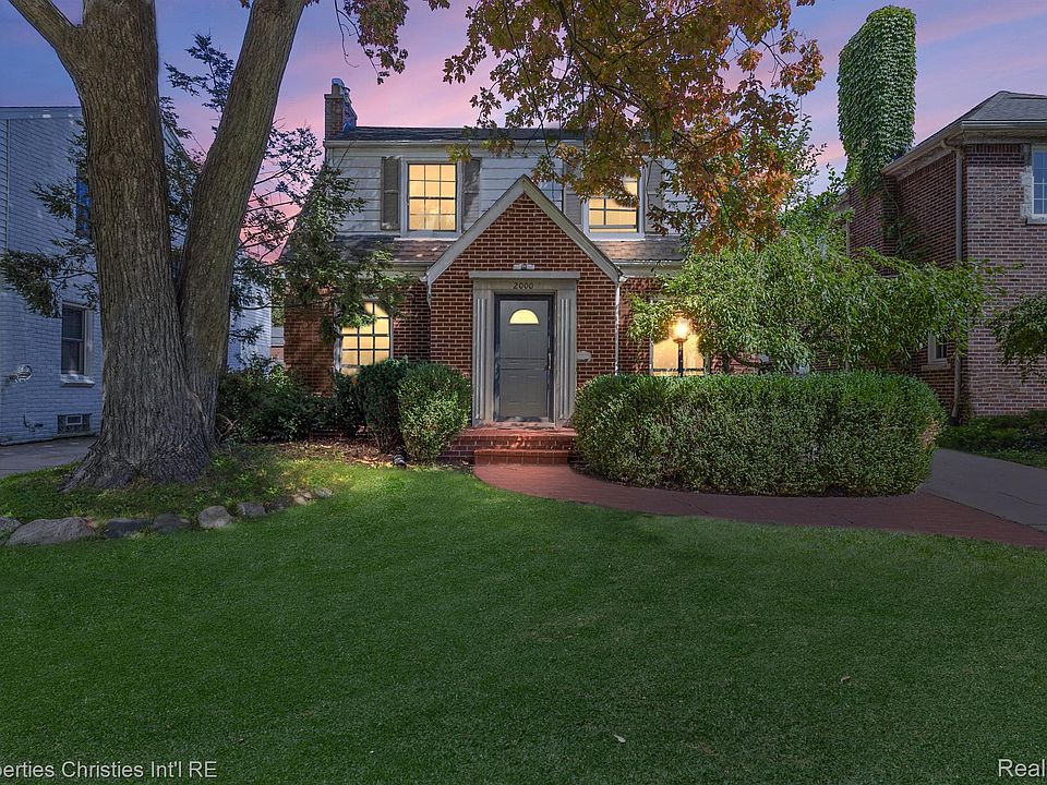 1st image of 2000 Lochmoor Blvd