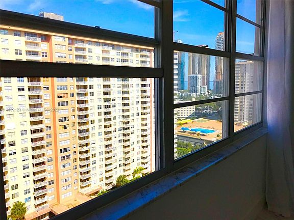 5th image of 250 174th St APT 1810