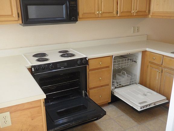 stove and dishwasher