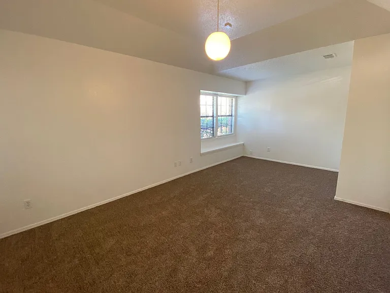 7904 Steppington Dr — Photo 4