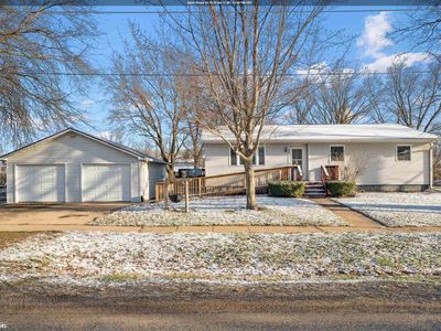 206 E Jackson St, Grandview, IA, 52752