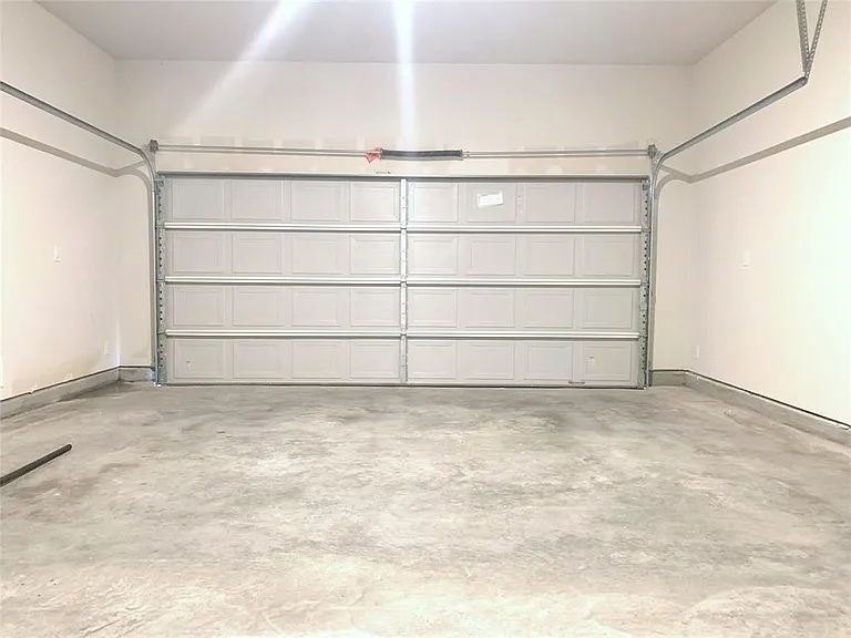 306 Helen St — Photo 12
