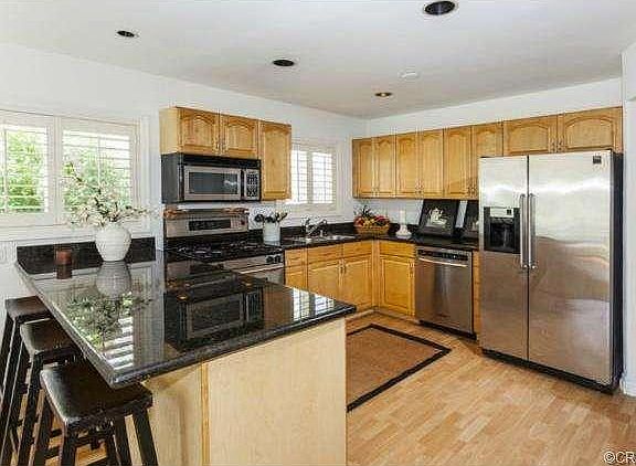 4th image of 709 Narcissus Ave