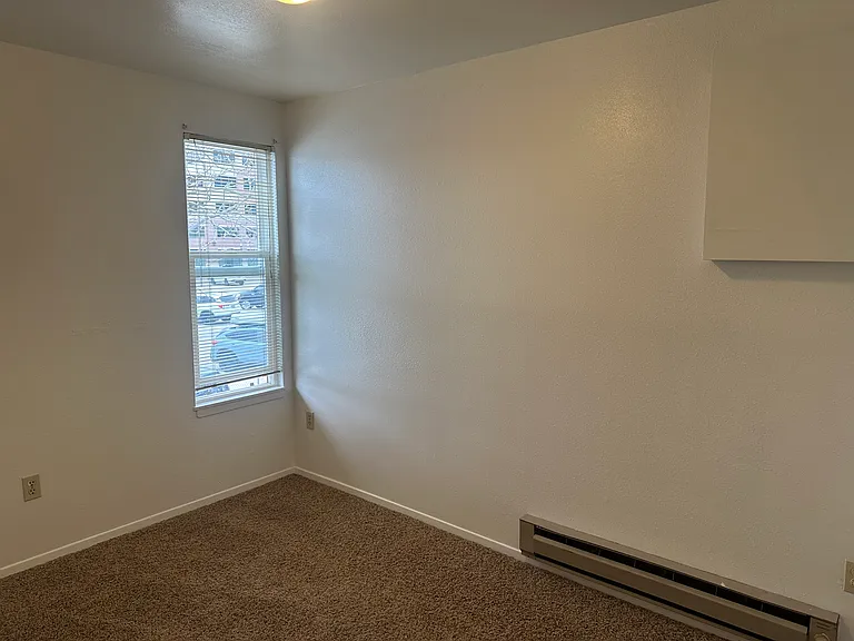 321 W Grove St — Photo 8