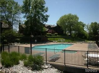 14 Hemingway Ct, Weldon Spring, MO 63304