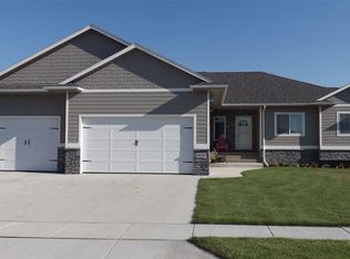 9309 W Kingfisher Dr, Sioux Falls, SD 57107