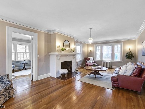3rd image of 292 Melrose Pl