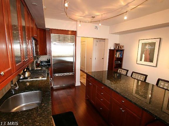 4th image of 1111 19th St N APT 1801