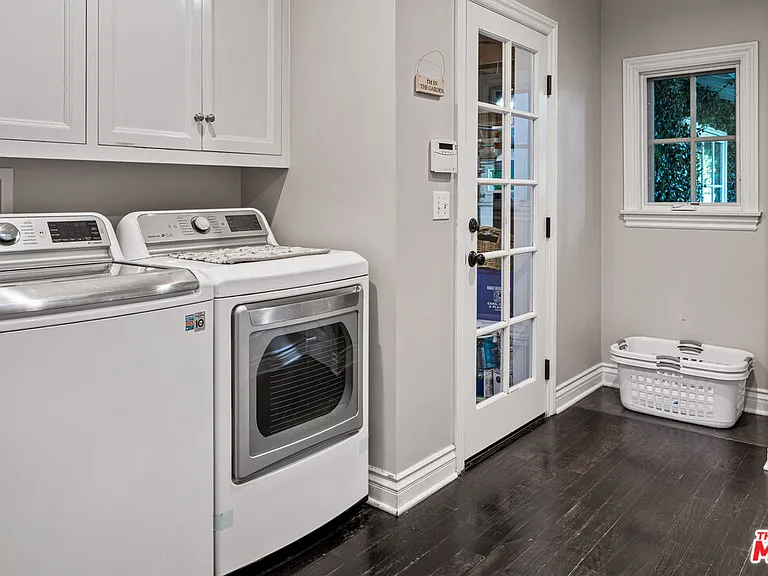 4537 Agnes Ave — Photo 33