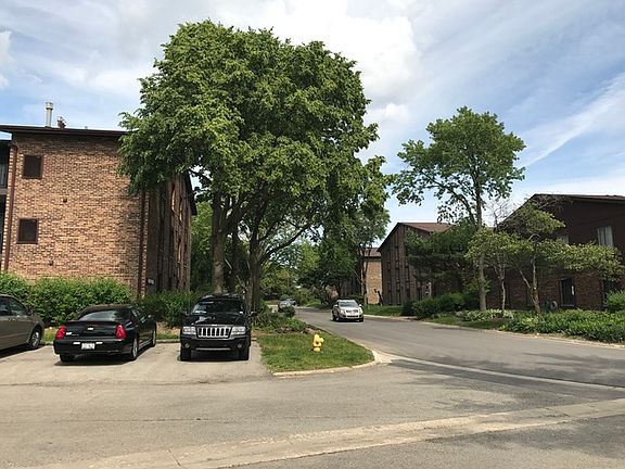 3rd image of 68 W 64th St APT 303