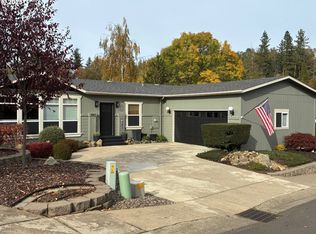 393 Knoll Terrace Dr, Canyonville, OR