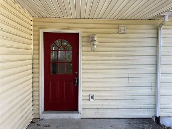 2nd image of 17 North St #A