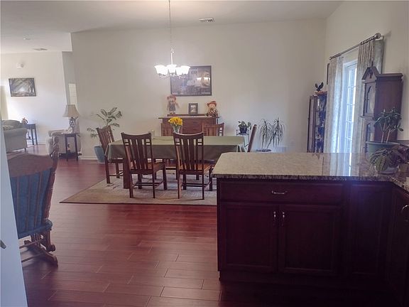 5th image of 907 Valentina Ln