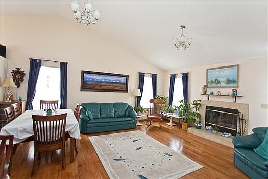 2nd image of 2412 Oakthorpe Dr
