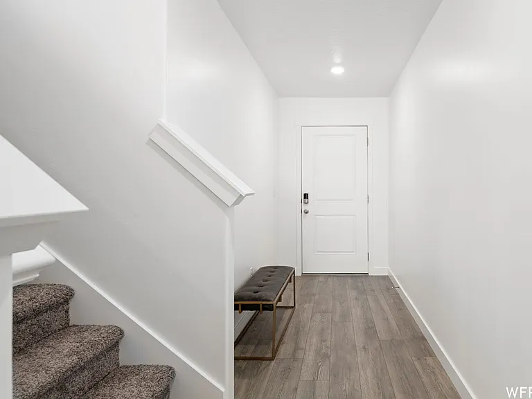 1077 Jack Dr — Photo 6