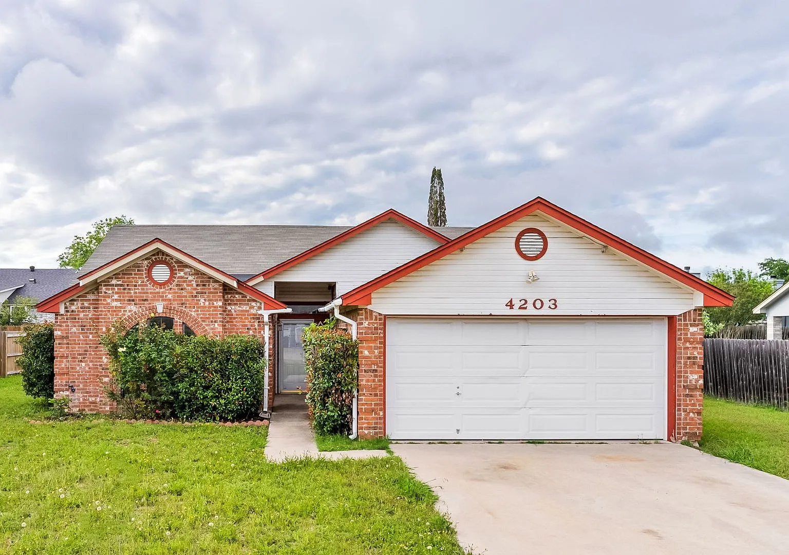 4203 Vicki Drive — Photo 1