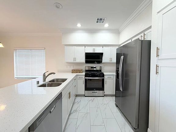 2nd image of 2316 Chapman Hill Dr
