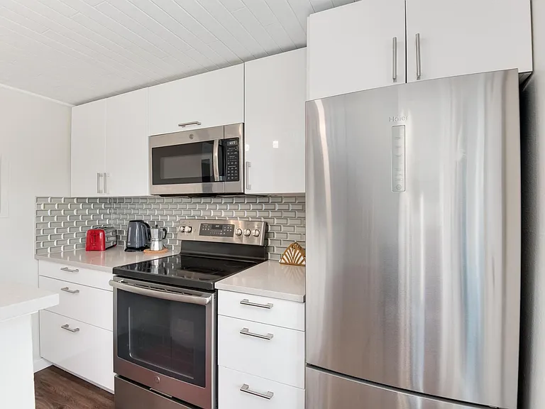 4990 Meredith Way #302 — Photo 9