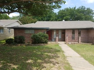 585 Manco Rd #A, Lewisville, TX 75067