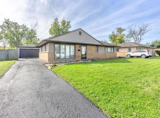 167 N Shabbona Dr, Park Forest, IL 60466