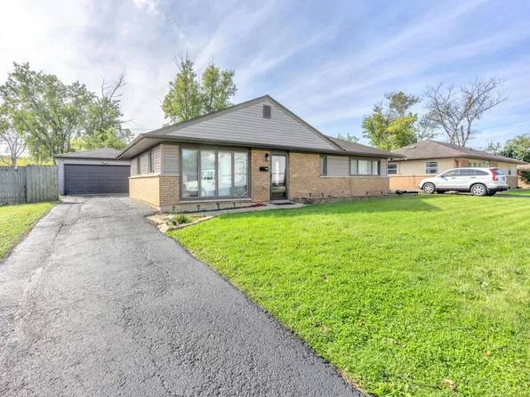 167 N Shabbona Dr, Park Forest, IL 60466