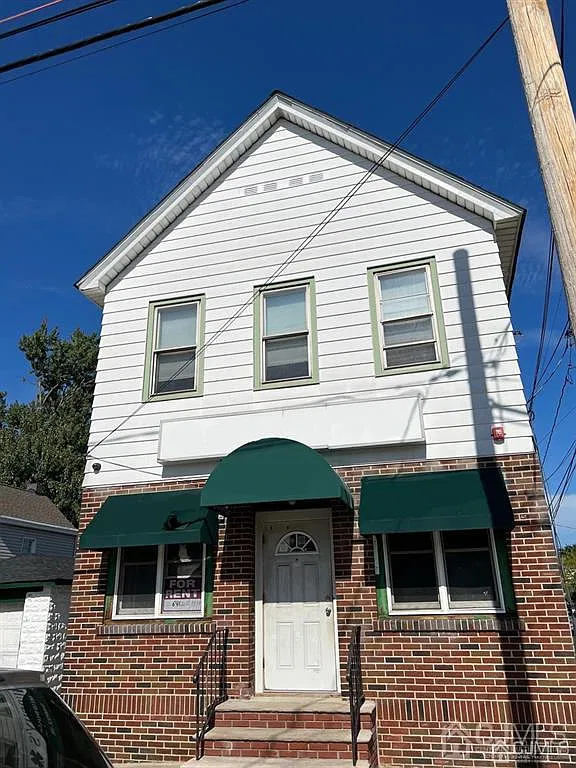 2 bed, 1.0 bath, 850 sqft, $2,200 — Photo 2