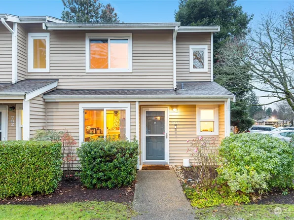 1222 S 238th Lane #701, Des Moines, WA 98198