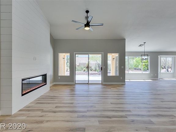 3rd image of 2736 Youngdale Dr