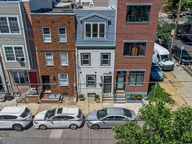1705 Montrose St — Photo 32