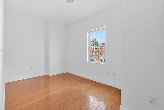 621 N 33rd St #2 — Photo 2