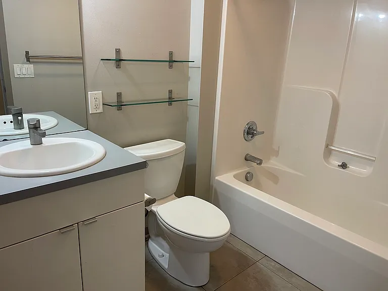 146 S Market St #240 — Photo 4