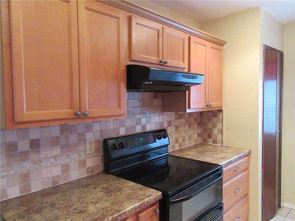 4th image of 9106 Willowbrook Dr