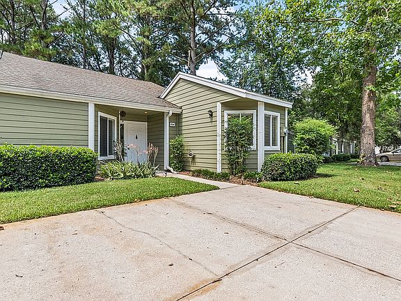 2nd image of 834 NW 125th Dr