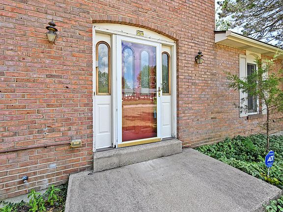 2nd image of 3037 Bellflower Ct