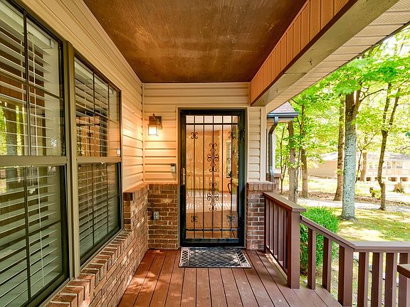 5th image of 407 Hickory Dr