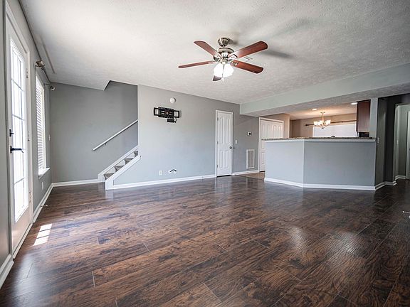 4th image of 2127 Victory Gallop Ln