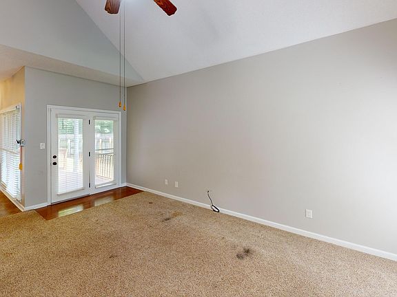 5th image of 2186 Oakmont Ave