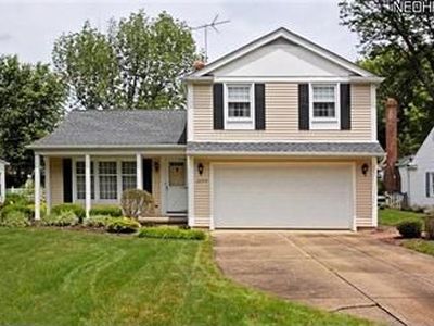 23514 Stoneybrook Dr, North Olmsted, OH, 44070