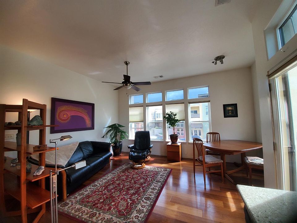 2nd image of 479 Russell St #22