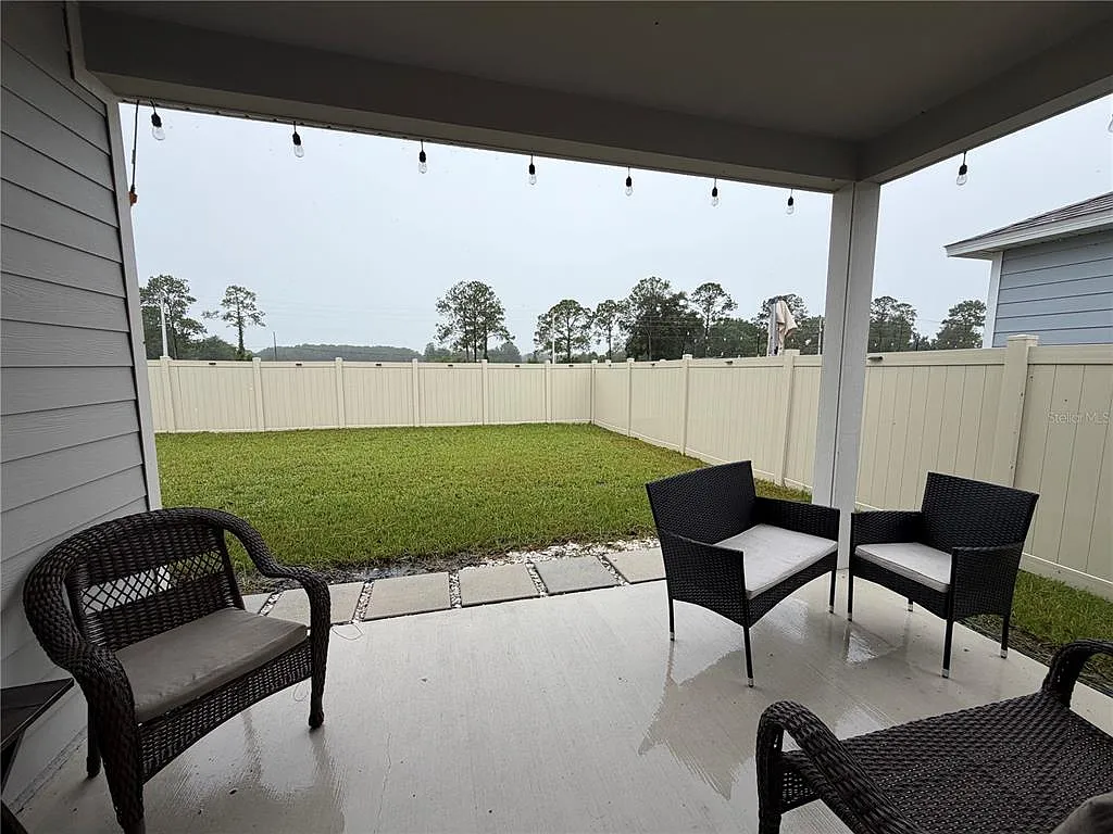 3 bed, 2.0 bath, 1596 sqft, $2,400 — Photo 3